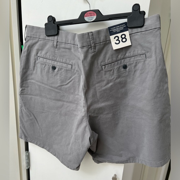 BNWT Gap grey shirts size 38 with 8” inseam - Picture 2 of 5